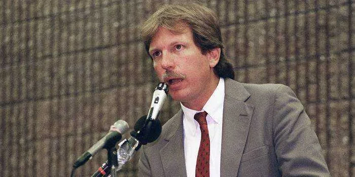 Who is gary webb?