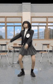 tenor.gif