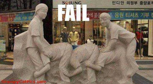 Epic-Fail-Of-A-Statue-In-Japan-Funny-Picture-.webp