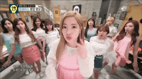 f5d285d6cb91069b8966511f63be648e.gif
