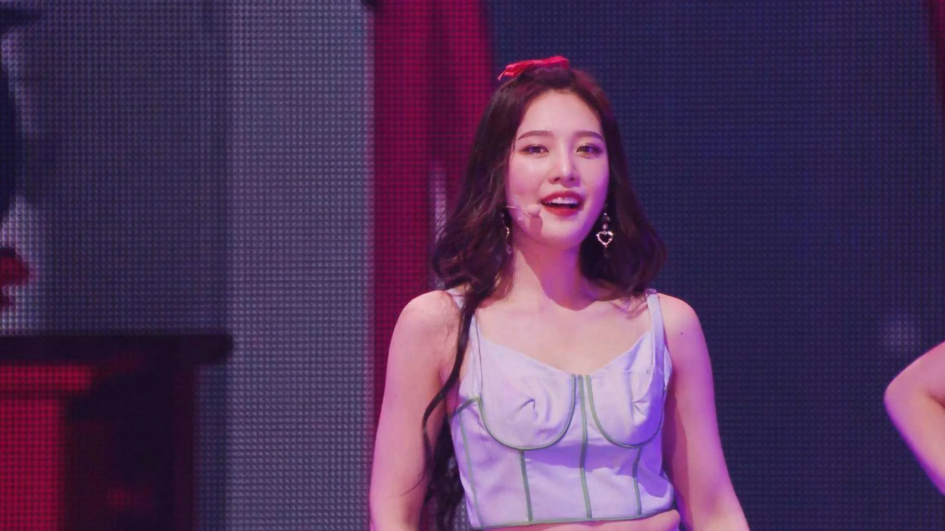Red Velvet - Red Room First Concert In Japan.mkv_20210505_185436.746.webp