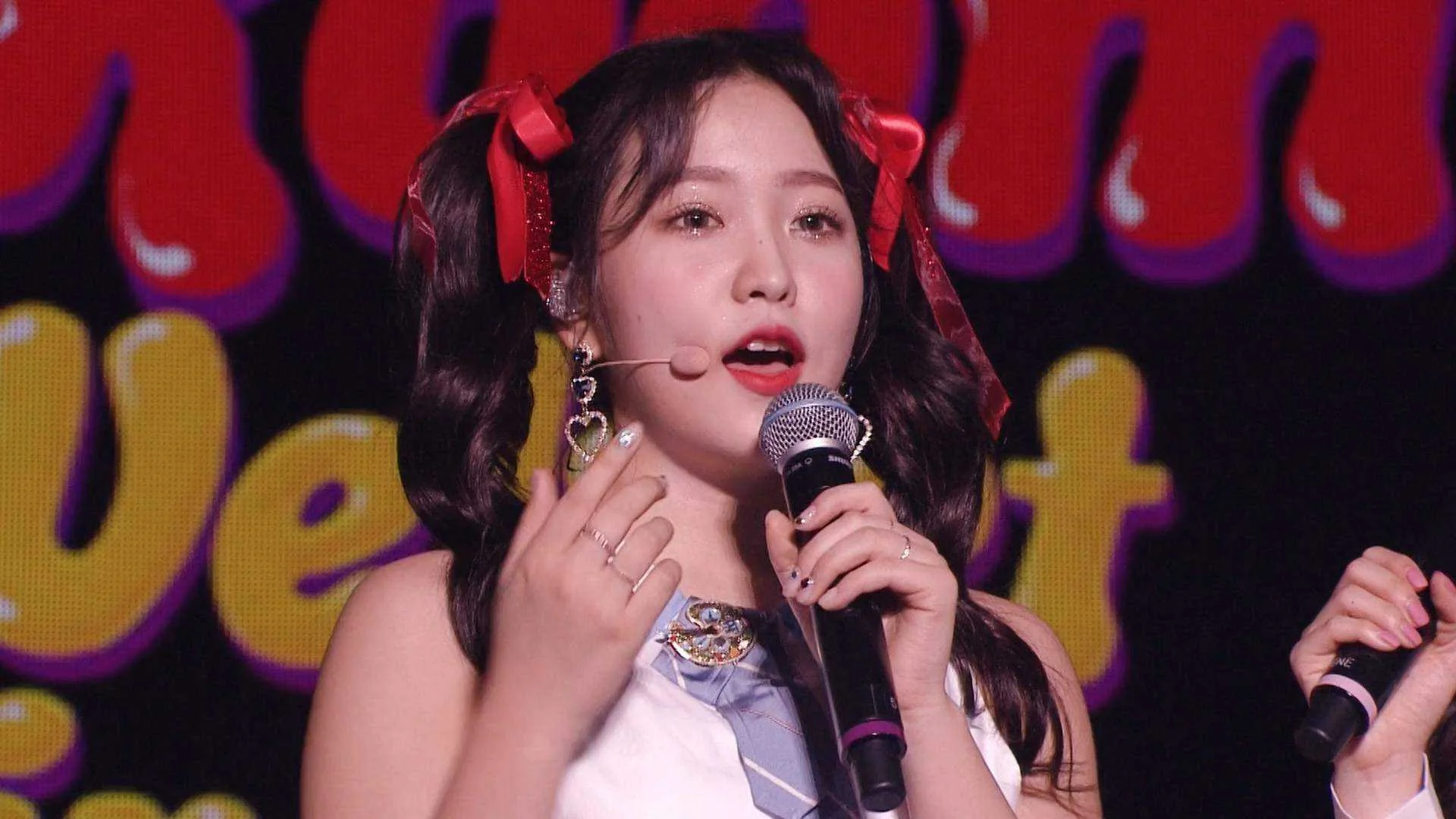 Red Velvet - Red Room First Concert In Japan.mkv_20210505_185457.802.webp