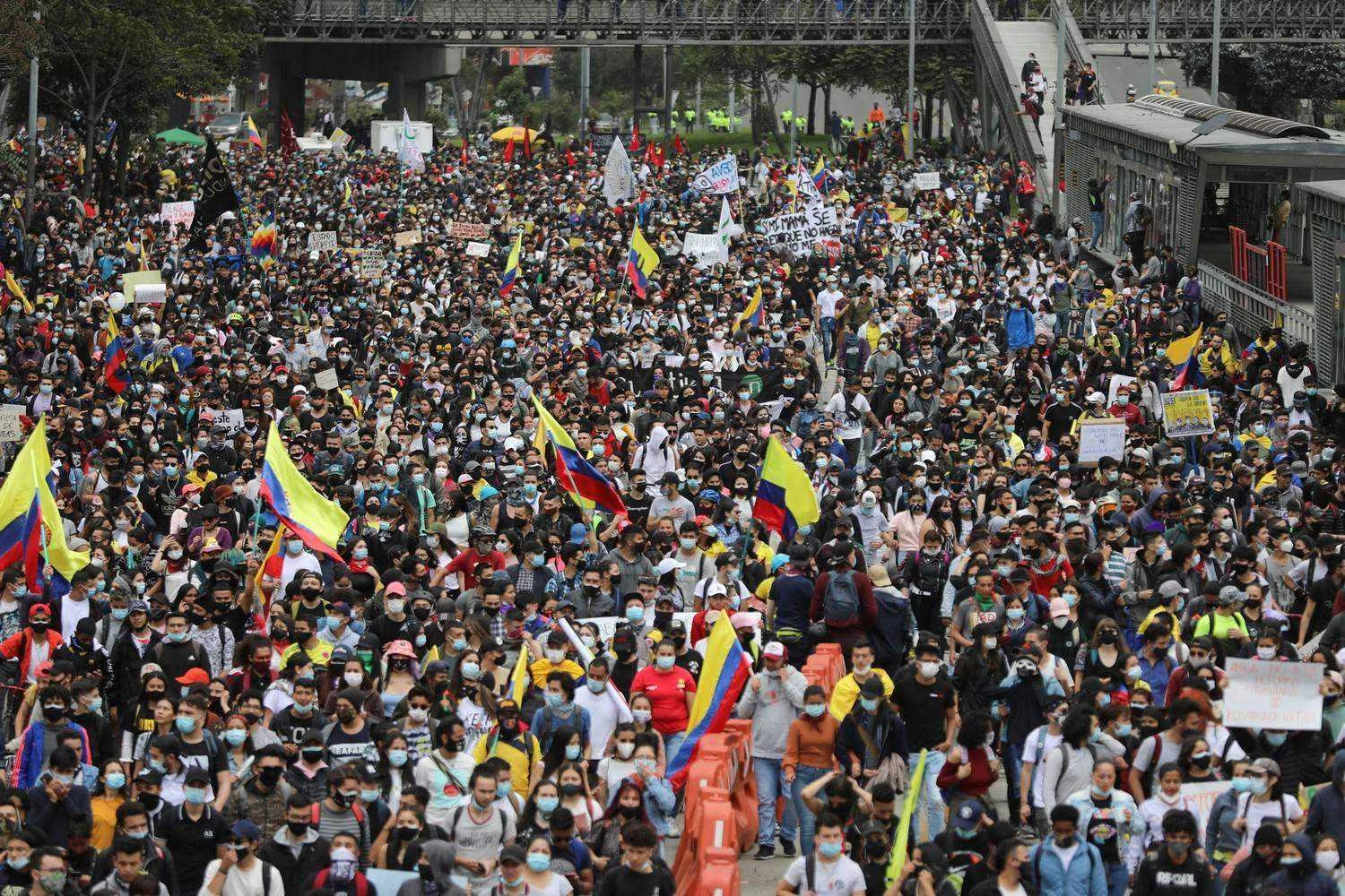 Deadly Protests Across Colombia(NSFW)