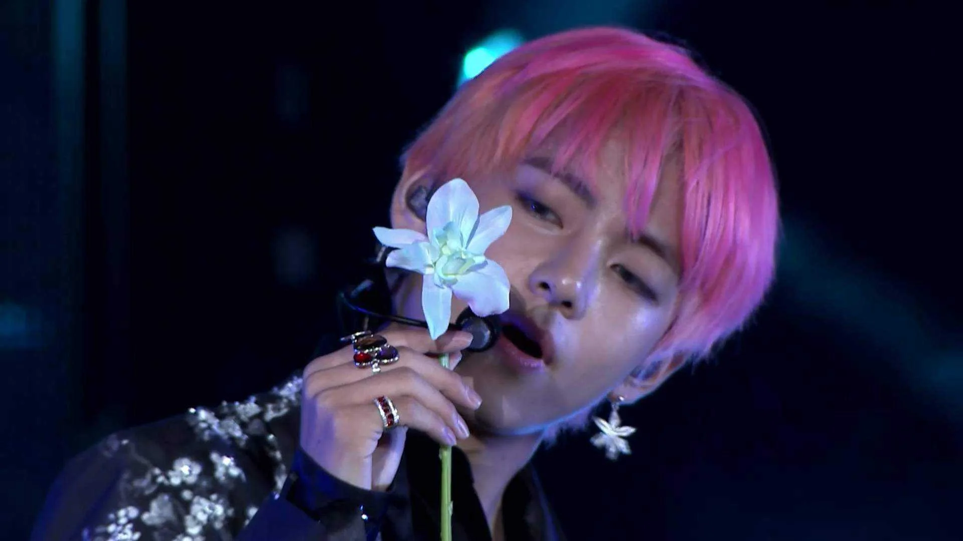 BTS WORLD TOUR ‘LOVE YOURSELF’ SEOUL PART 1.mkv_20210506_173604.485.webp