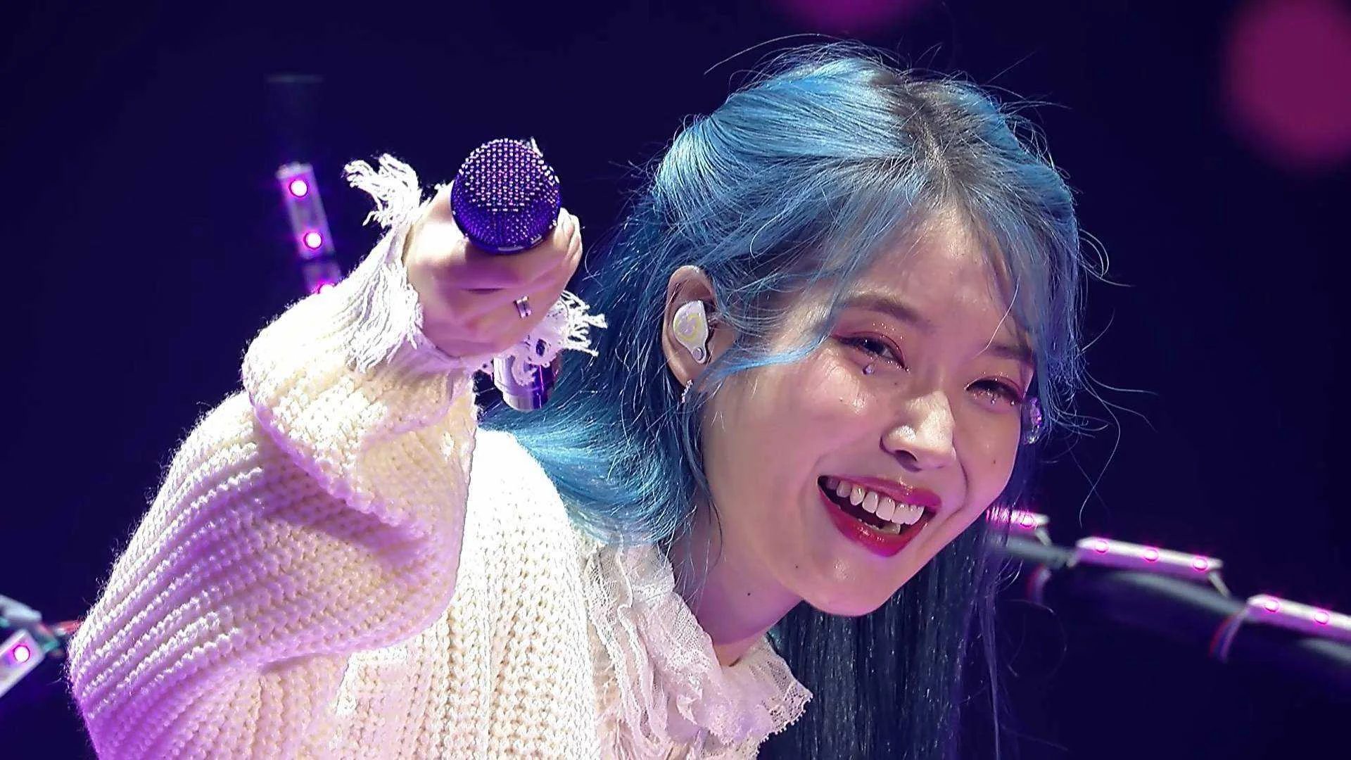 [DVD] IU - 2019 Tour Concert [Love, poem] in Seoul [MKV 1080p]