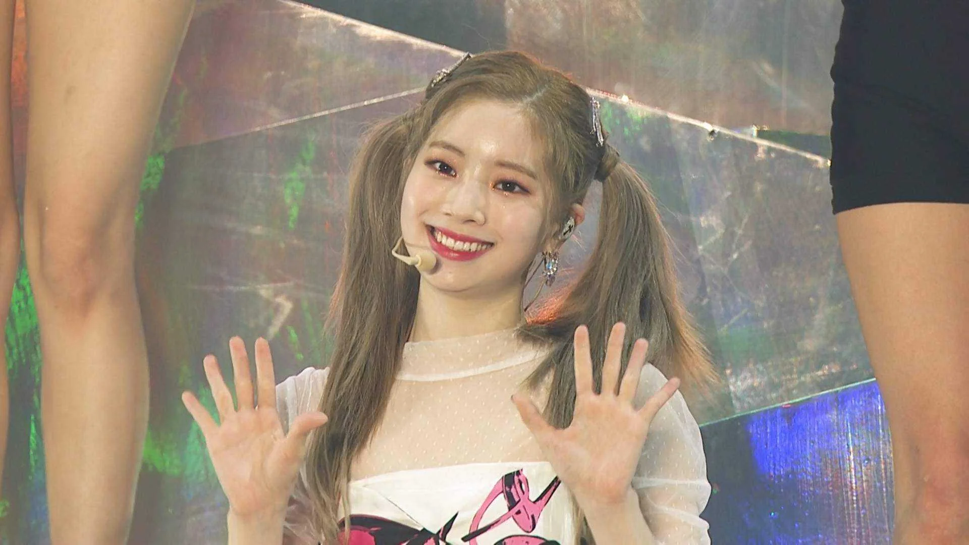 [DVD] TWICE WORLD TOUR 2019 'TWICELIGHTS' IN SEOUL [MKV 1080p]
