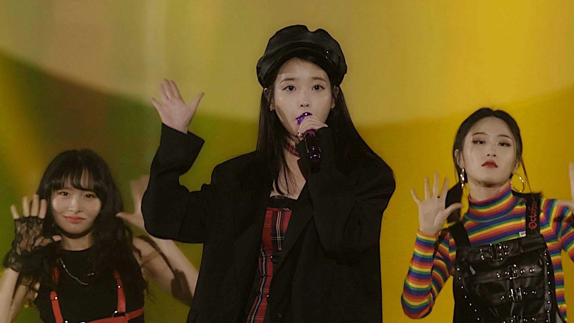 2019 IU 10Year Anniversary Tour Concert dlwlrma.mkv_20210510_144529.457.webp