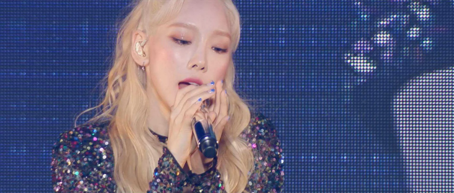TAEYEON 'Signal' JAPAN TOUR 2019.mkv_20210511_111523.543.webp
