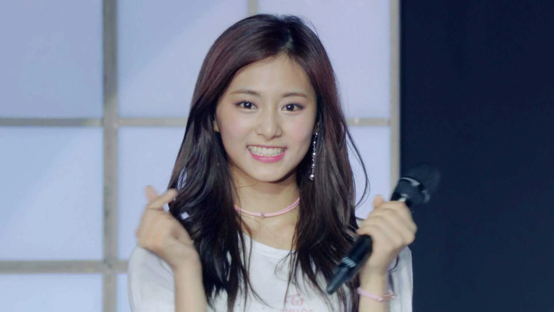 Twice - Debut Showcase - Touchdown in Japan.mkv_20210512_180249.306.webp