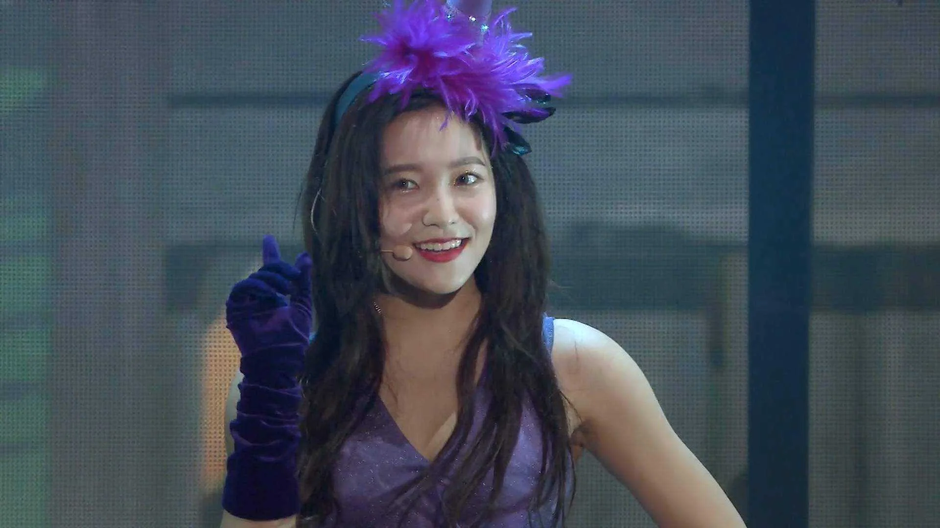 Red Velvet - REDMARE 2nd Concert.mp4_20210512_181609.014.webp
