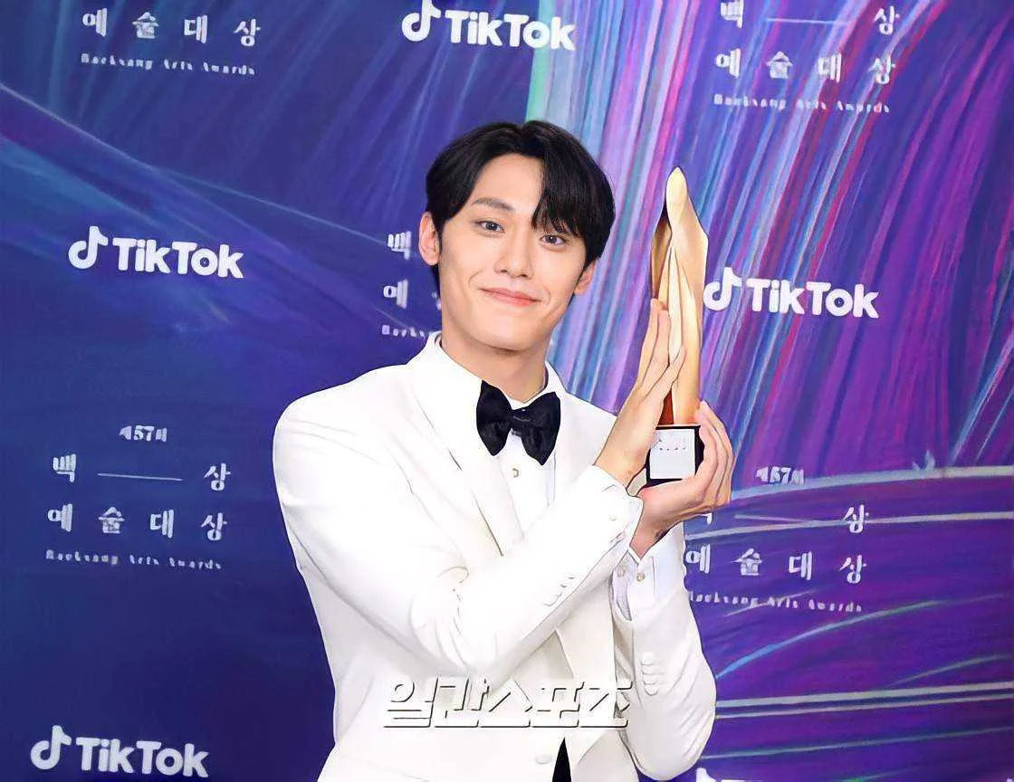 BEST NEW ACTOR LEE DO HYUN(57TH BAEKSANG ARTS AWARD)