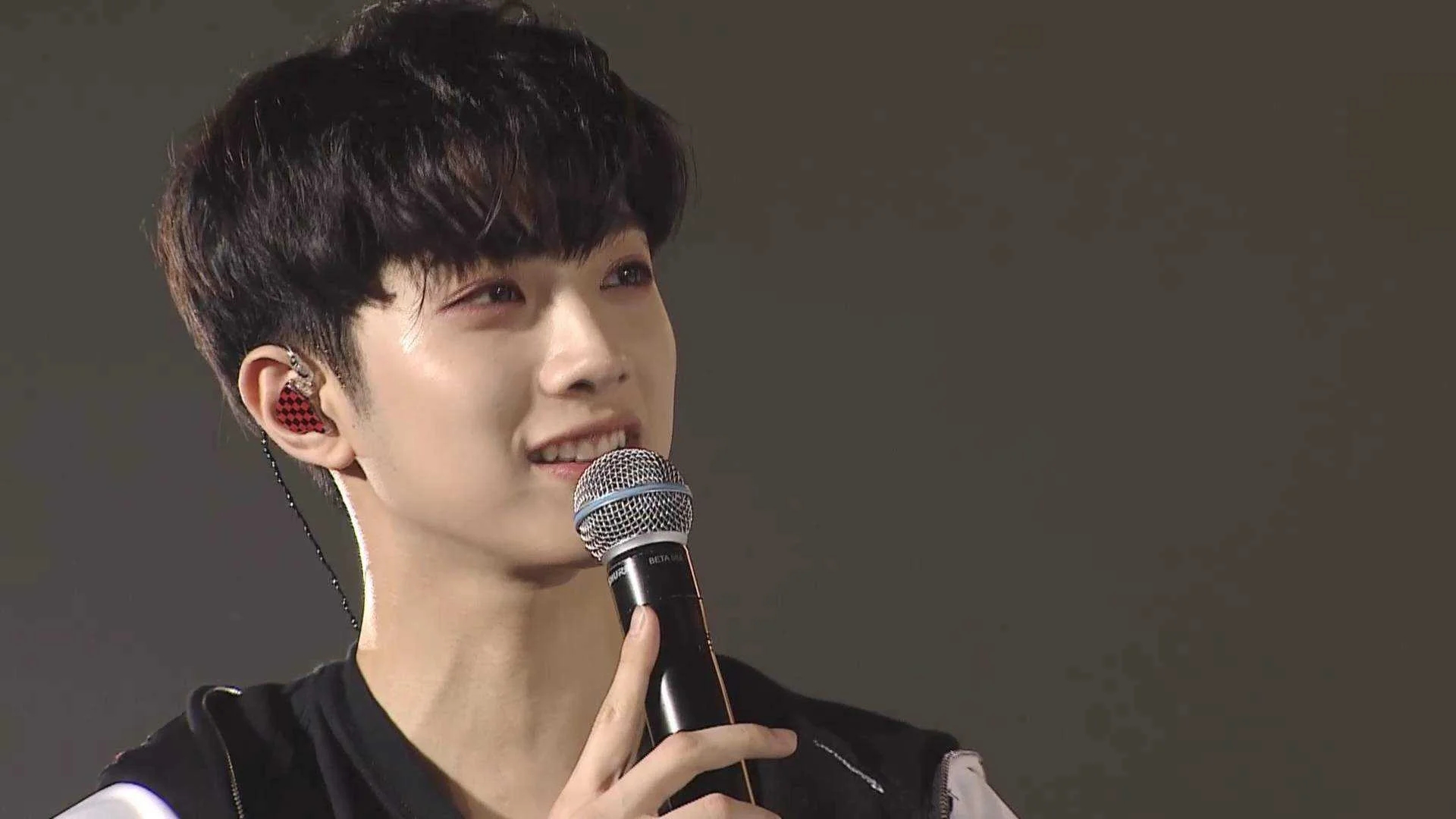WANNA ONE WORLD TOUR.mkv_20210514_165744.229.webp