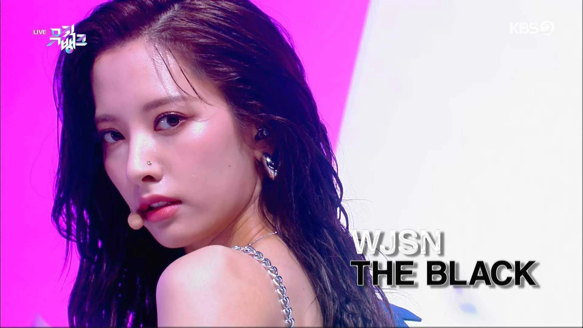 Music.Bank.E1074.210514.1080i.IPTV.H264-JPS.ts_20210514_200916.947.webp
