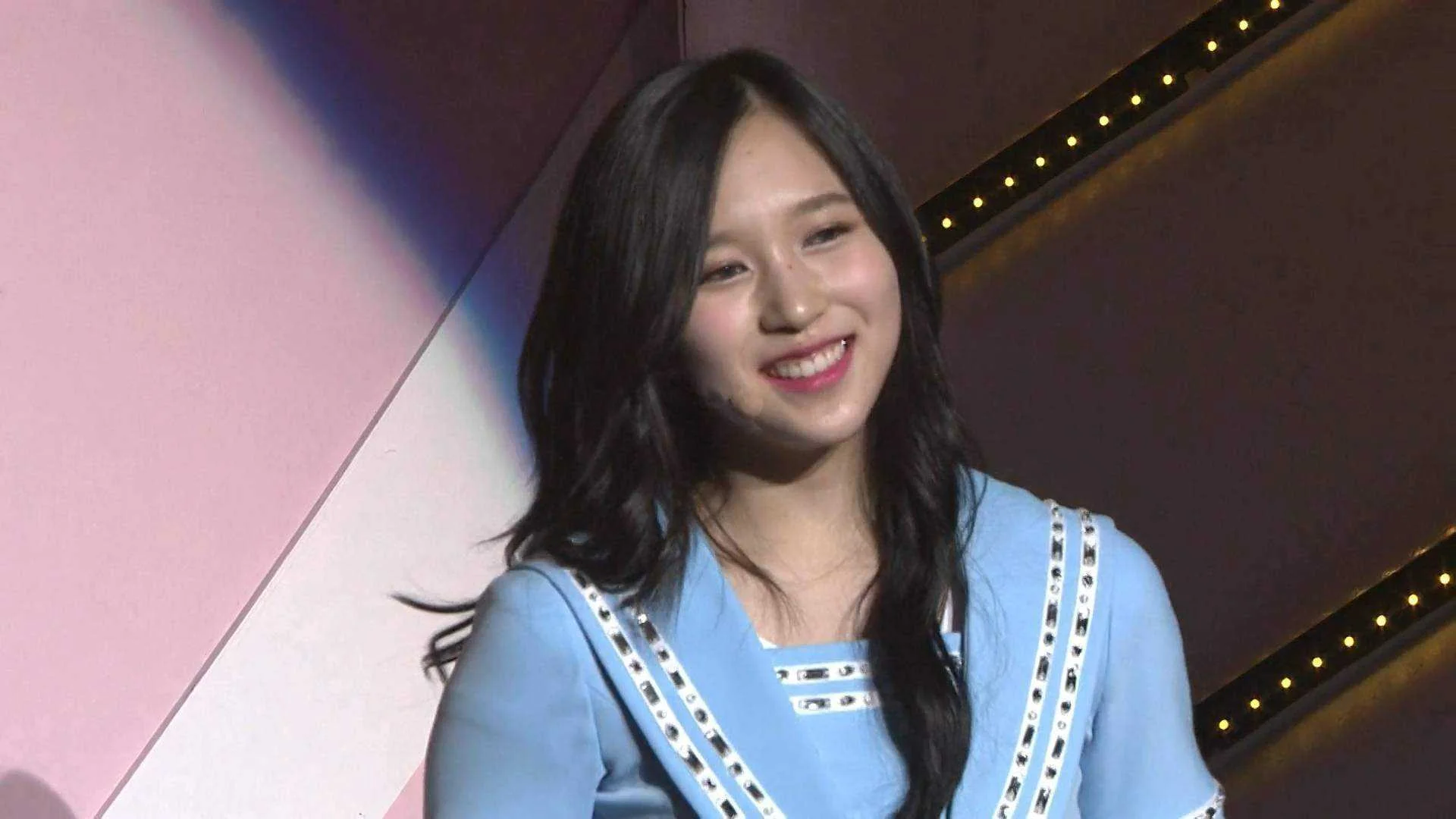 TWICELAND_THE_OPENING_ENCORE_CONCERT_t00.mkv_20210514_173347.260.webp