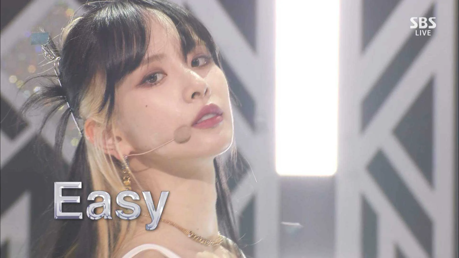 Inkigayo.E1093.210516.1080i.IPTV.H264-JPS.ts_20210516_205950.193.webp