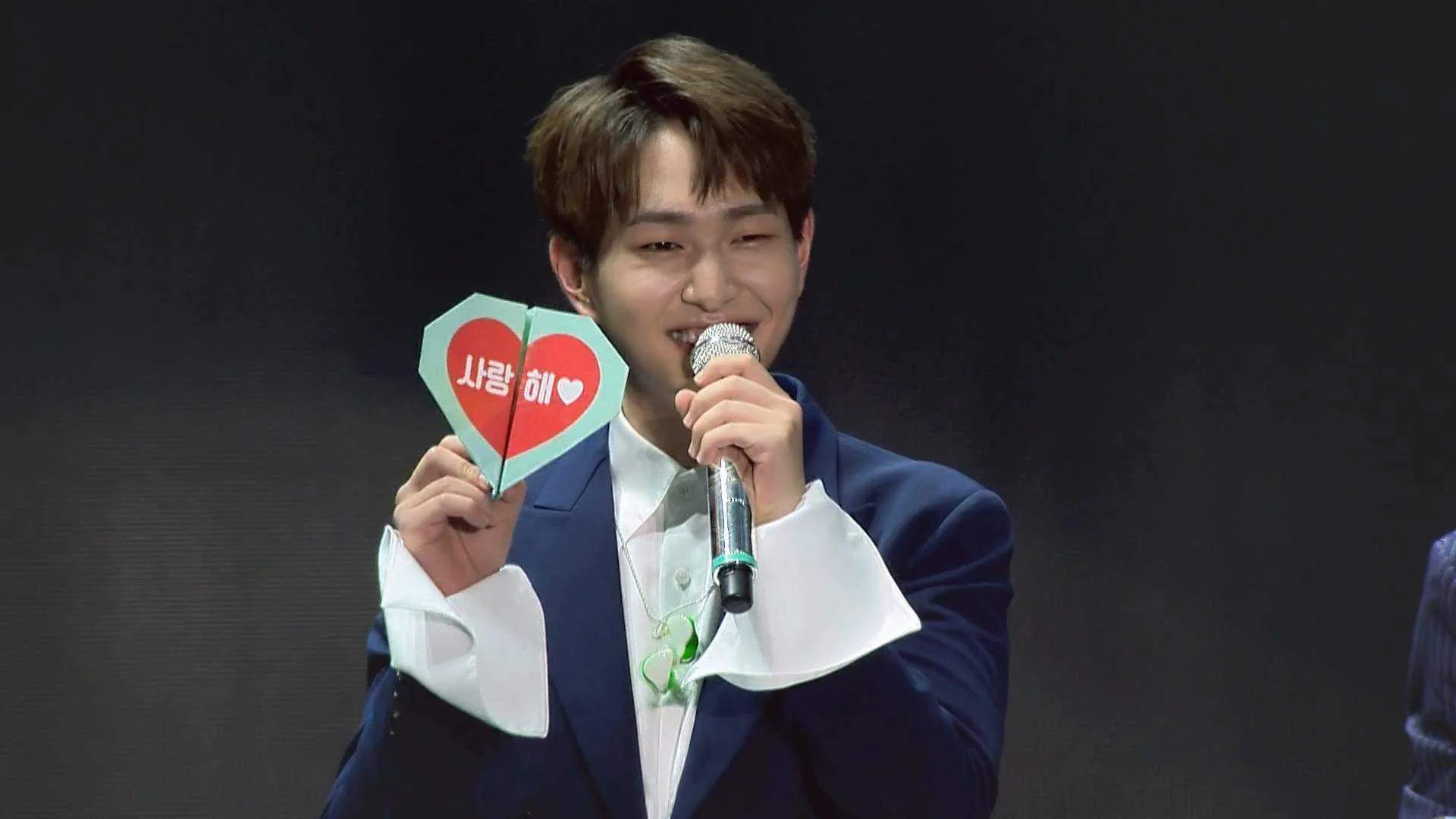 SHINee - Special Party - The Shining.mp4_20210518_195934.486.webp