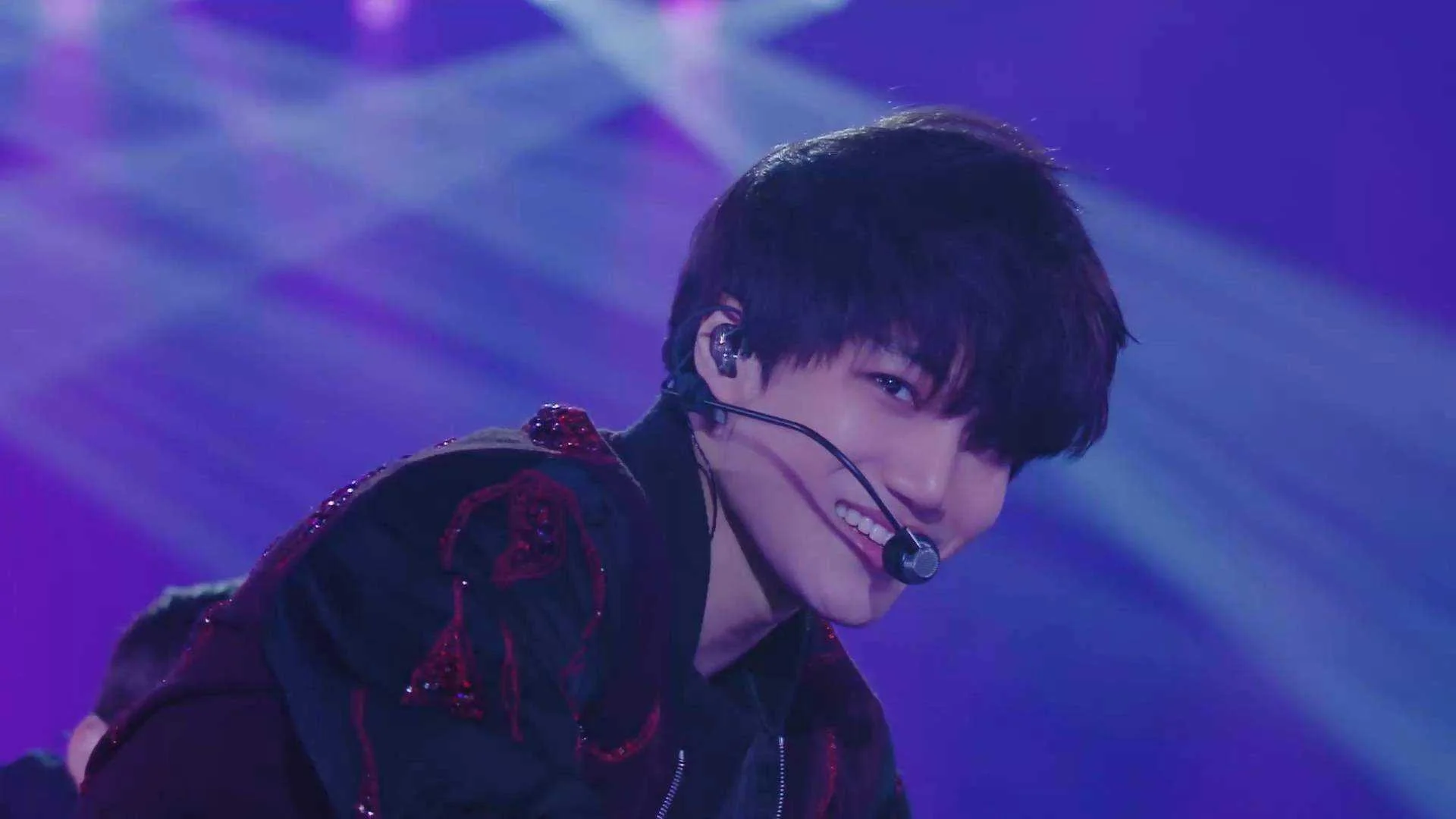 EXO PLANET #4 -The ElyXiOn in JAPAN.mkv_20210519_203219.685.webp
