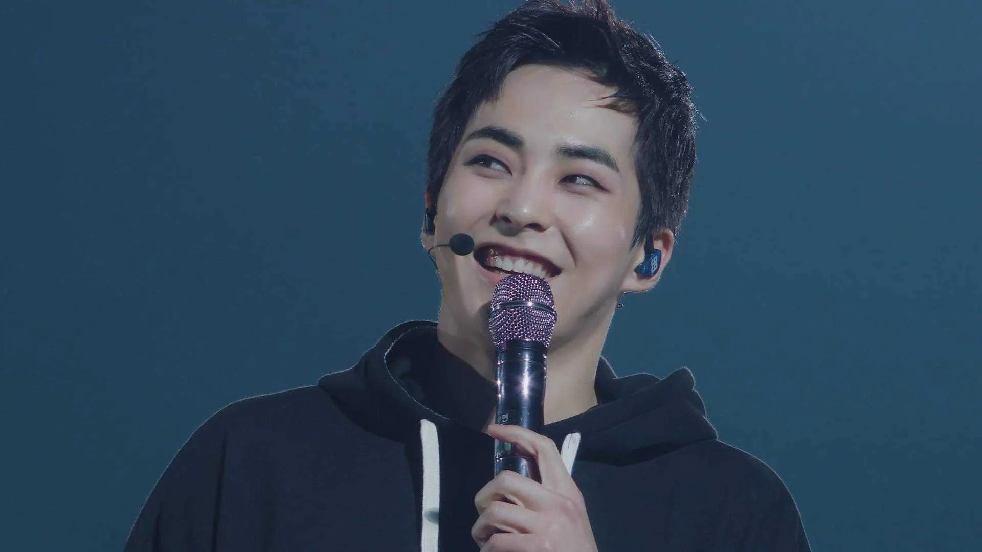 EXO PLANET #4 -The ElyXiOn in JAPAN.mkv_20210519_203247.645.webp