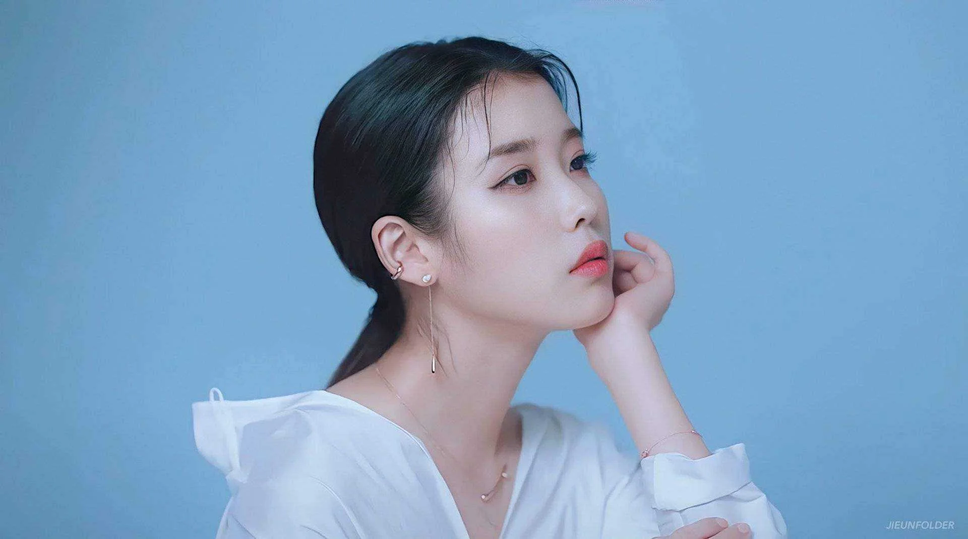 DAILY DOSE OF IU 01