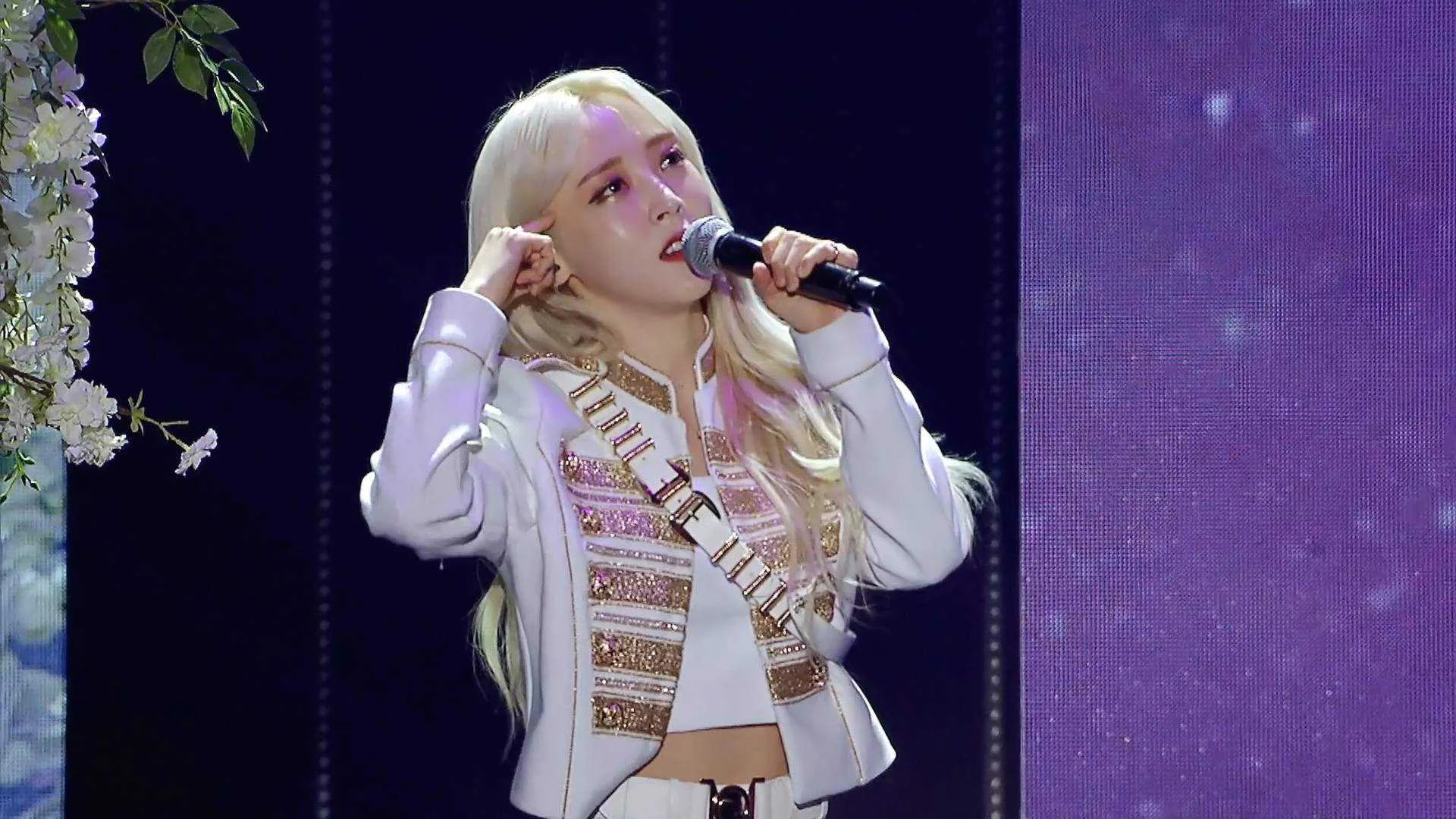 Mamamoo - 4SEASON F-W CONCERT.mp4_20210520_111041.665.webp