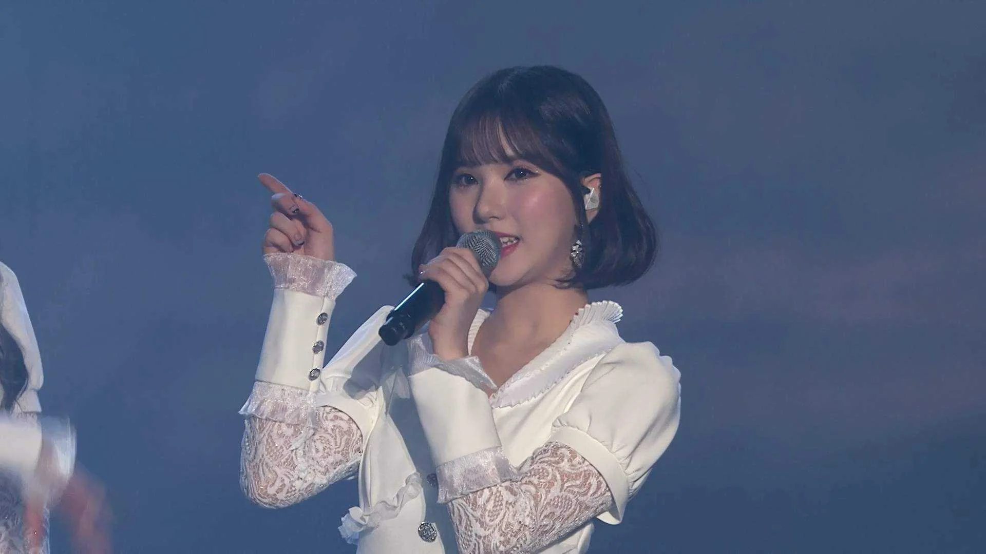 2018 GFRIEND 1ST CONCERT DISC1-1.mkv_20210521_102417.688.webp