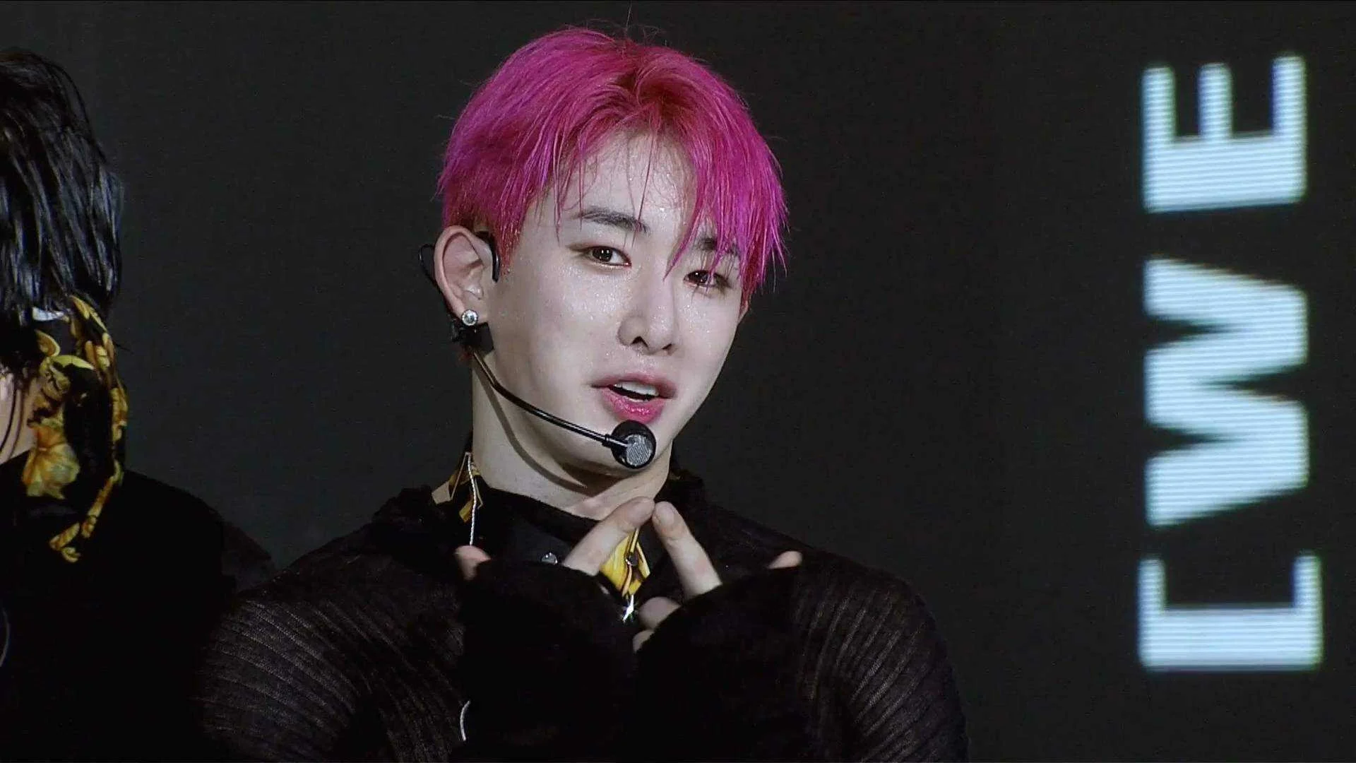 [DVD] MONSTA X - 2019 World Tour "WE ARE HERE" in Seoul [MKV 1080p]