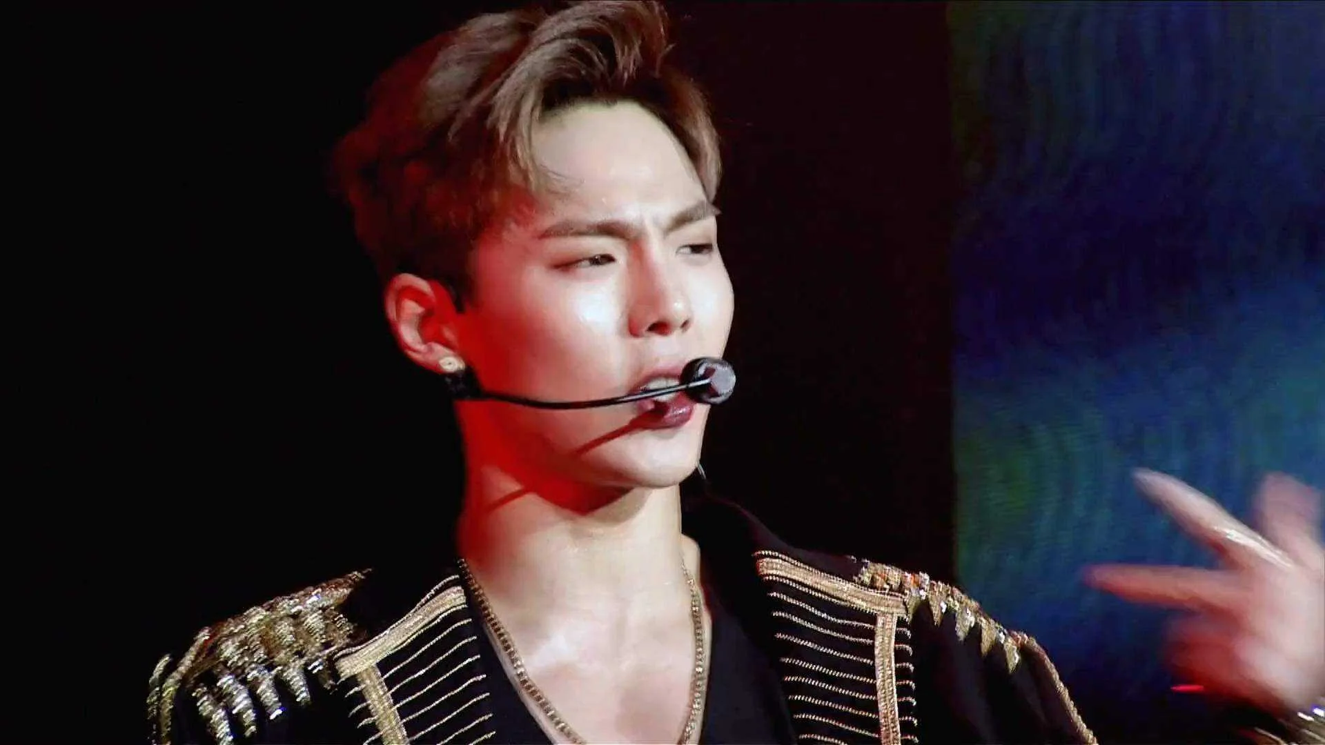 2019 Monsta X World Tour - 'We Are Here' In Seoul.mp4_20210522_165914.252.webp