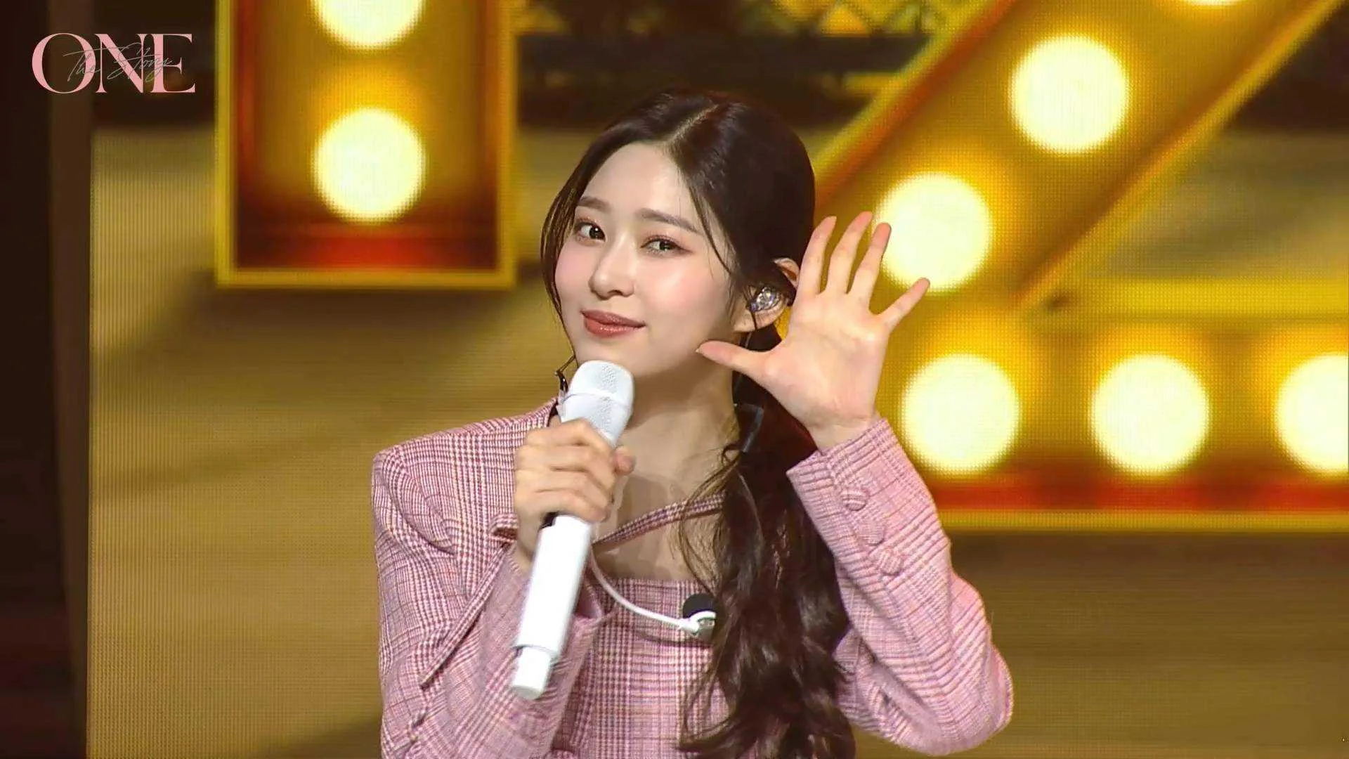 One.The.Story.Day1.IZONE.210313.WEB-DL.1080p.H264.AAC-NOFAT.mkv_20210524_165839.195.webp