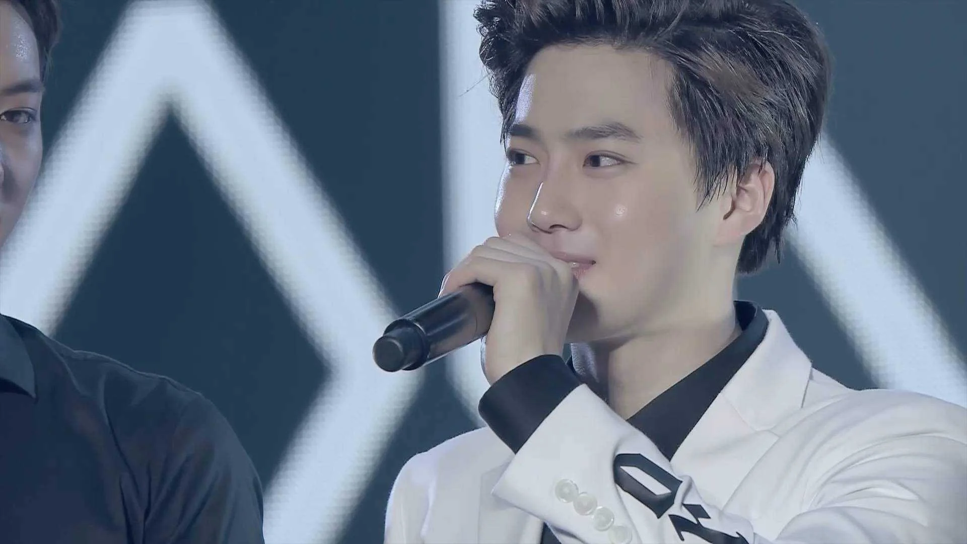 EXO FROM. EXOPLANET #1 - THE LOST PLANET IN JAPAN.mkv_20210529_210556.114.webp