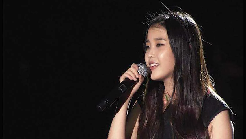 IU RealFantasy_t01.mkv_20210531_212626.654.webp