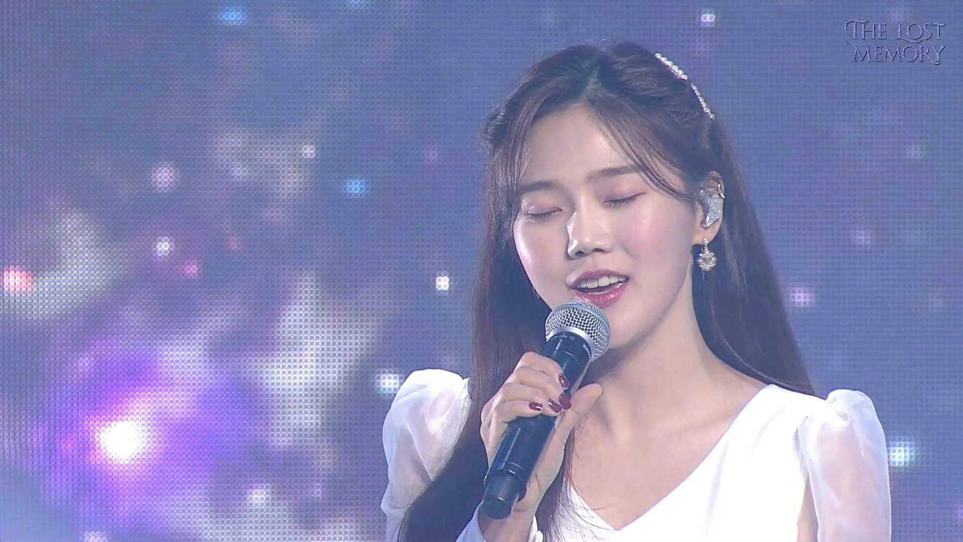 201122 OH MY GIRL Online Concert - Winter Fairy Tale The Lost Memory.mp4_20210602_101939.144.webp