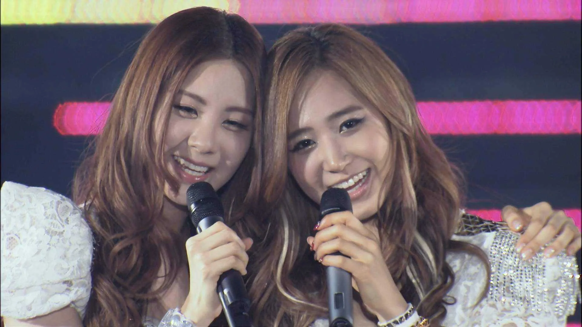 [DVD] Girls' Generation - JAPAN FIRST TOUR GIRLS' GENERATION [MKV 1080p]