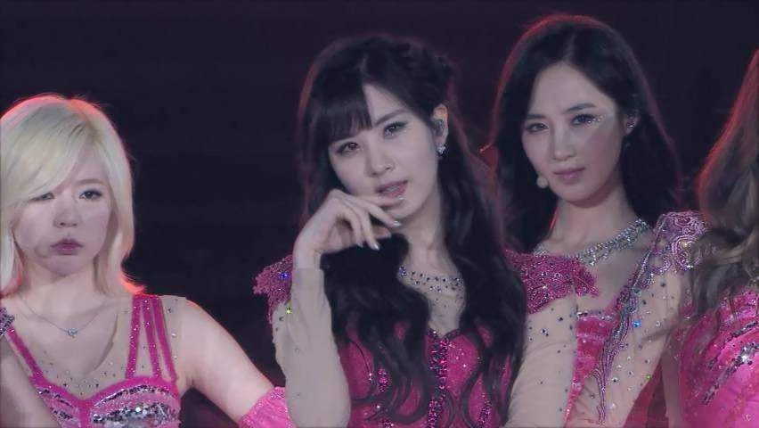 [DVD] Girls' Generation World Tour ~Girls & Peace~ in Seoul [MKV]