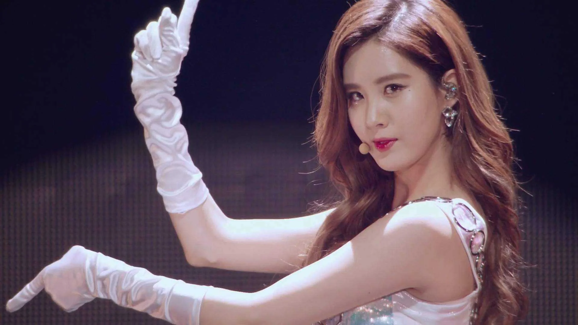 Girls' Generation - Japan 4th Tour 2015 - Phantasia.1080p.Bluray.AC3.H264.mkv_20210604_122646...webp