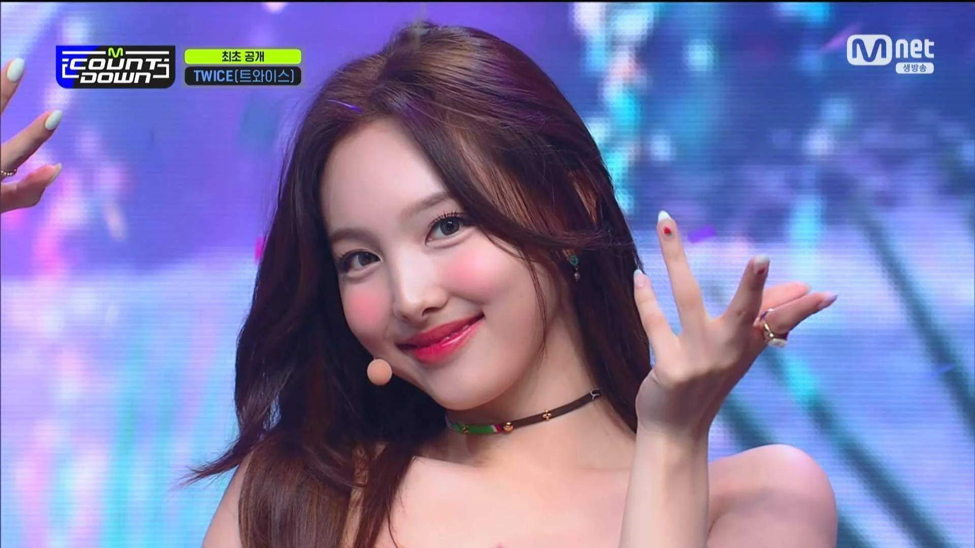 [TV-Music] M! Countdown (TWICE/TXT/EVERGLOW/etc)- 2021.06.10 [1080i]