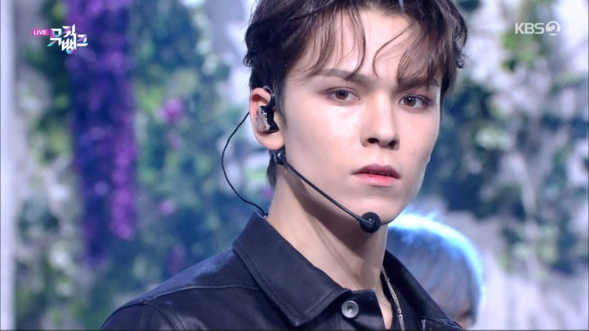 Music.Bank.E1078.210618.1080i.IPTV.H264-JPS.ts_20210618_205735.035.jpg