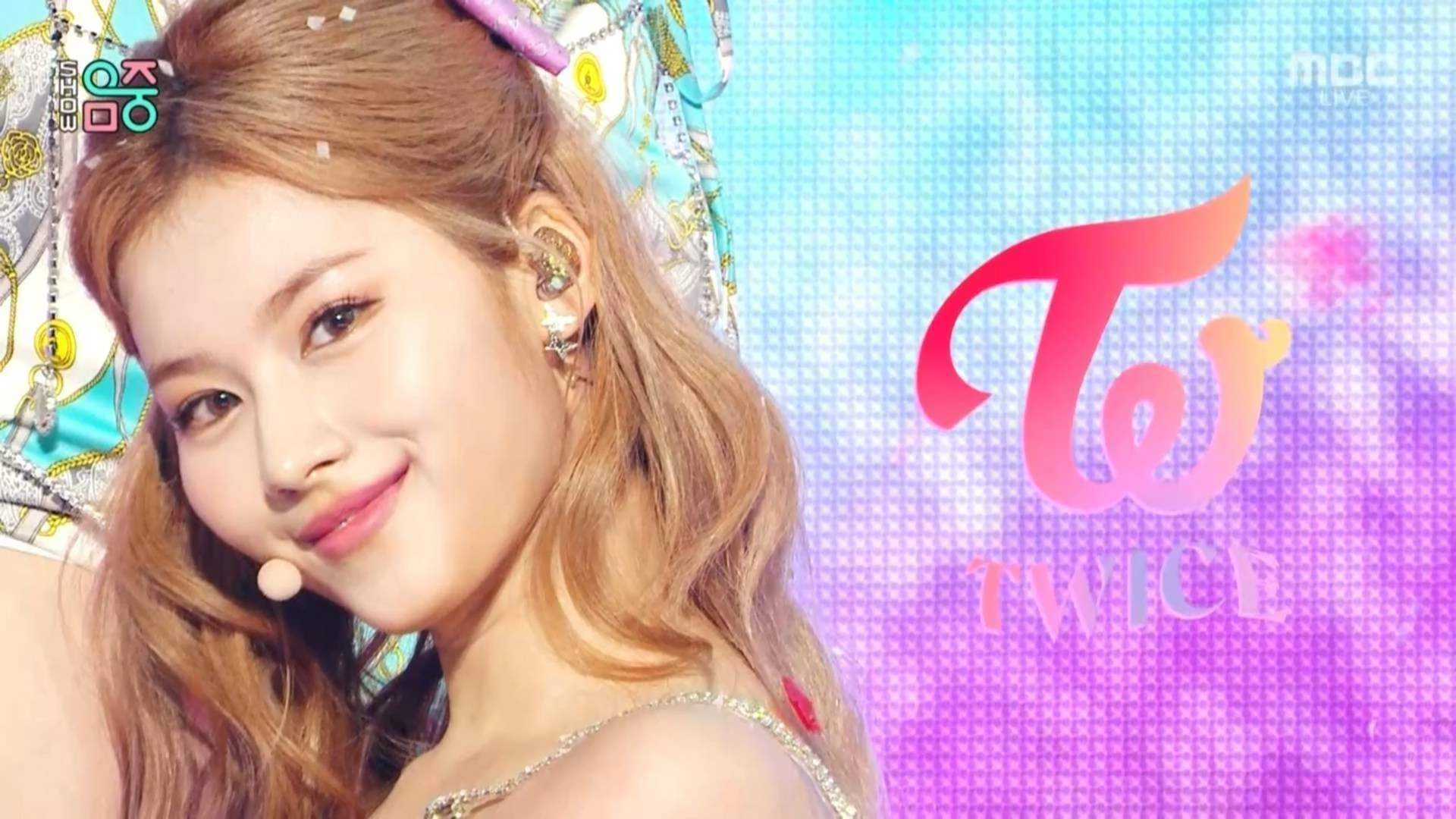 [TV-Music] Show Music Core (TWICE/BRAVE GIRLS/WAYV/etc.)- 2021.06.19 [1080i]