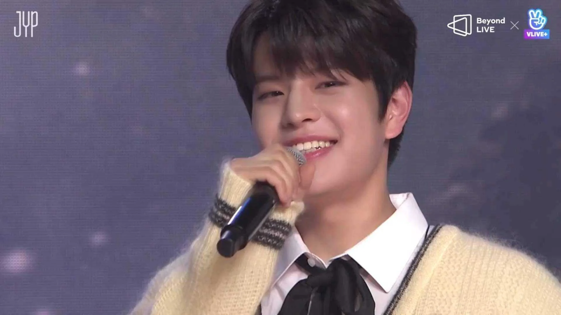 Beyond.Live.-.Stray.Kids.Unlock.GO.LIVE.IN.LIFE.WEB-DL.1080p-ilys.mp4_20210619_211214.835.webp