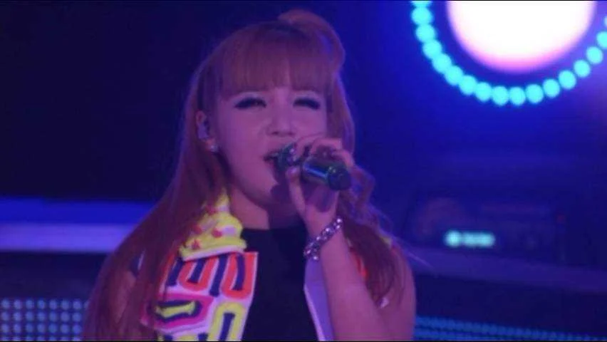 2NE1_AVBY58031 - F__VIDEO_TS_20210618_212106.945.webp