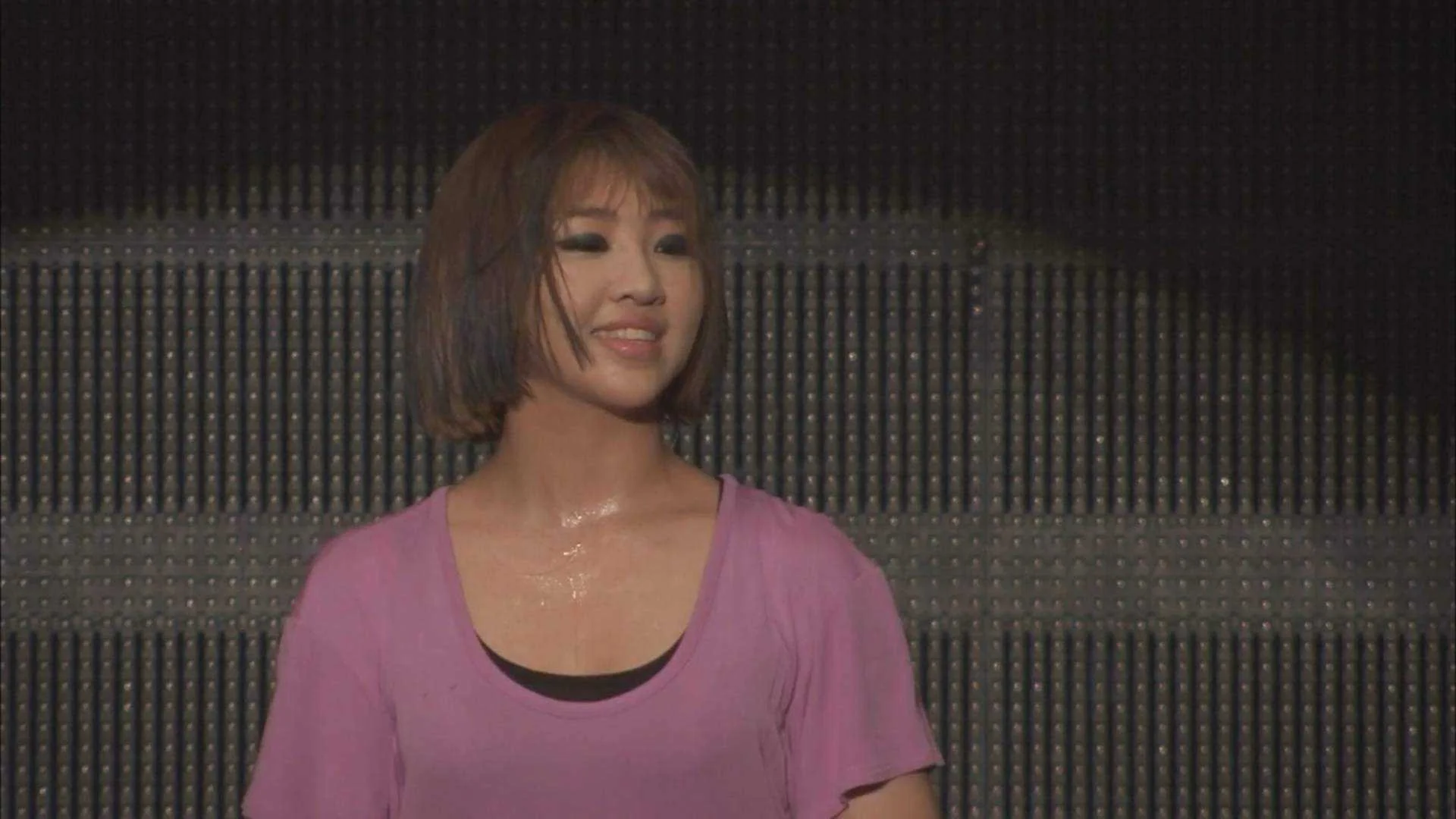 2ne1 - 2012 1st Global Tour - New Evolution In Japan-1.mkv_20210623_170822.103.webp
