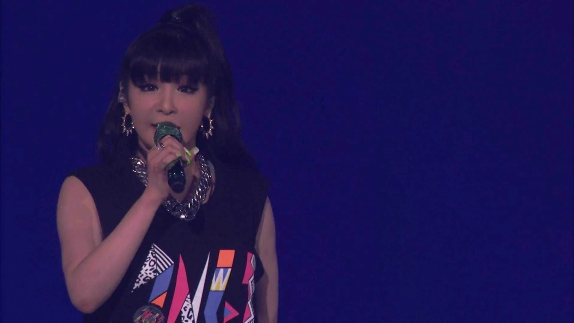 2ne1 - 2014 2ne1 World Tour - All Or Nothing In Japan-1.mkv_20210623_180316.196.webp