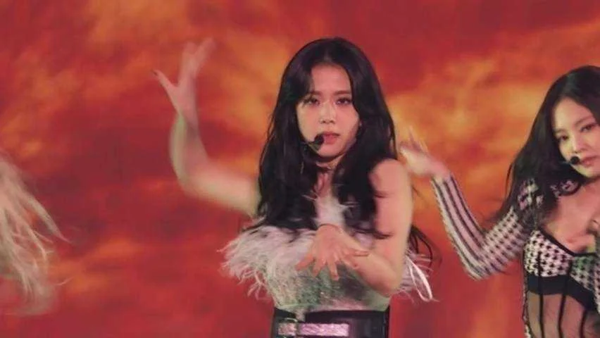 Concert.mkv_20210623_184720.906.webp