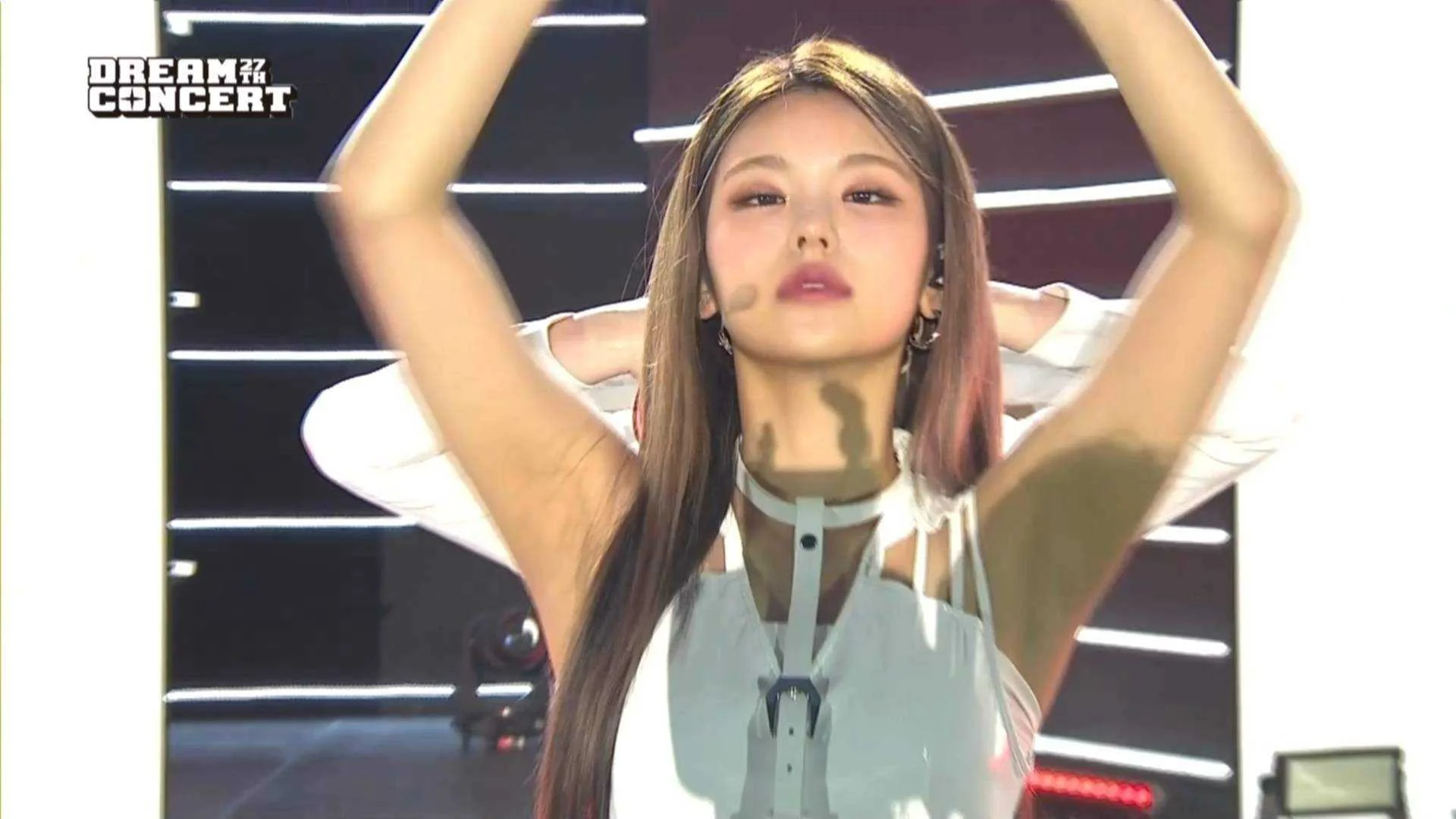 제27회드림콘서트.DreamConcert.210626.1080p.WEBRip.H264.AAC-002.ts_20210628_114807.129.jpg
