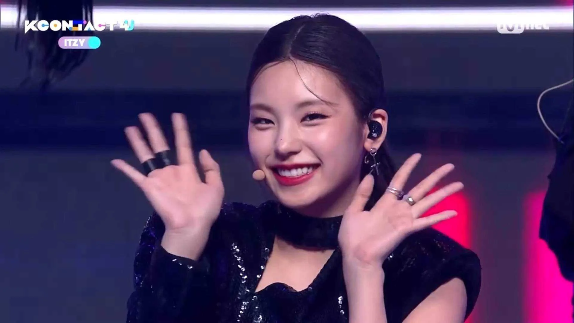 [CONCERT] 2021 KCON:TACT 4 U [ITZY/IKON/SF9/STRAY KIDS/LOONA]