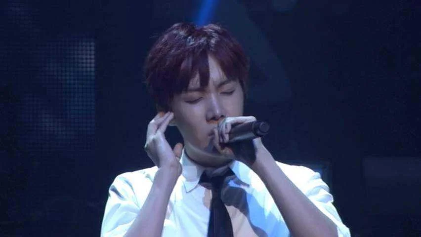 BTS LIVE TRILOGY EP.2 THE RED BULLET.mkv_20210703_152207.031.webp