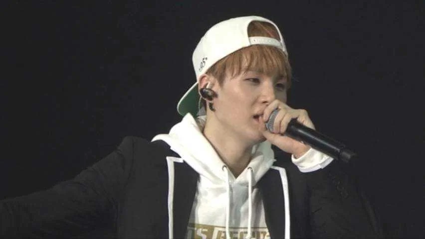 2015 BTS LIVE TRILOGY EPISODE I. BTS BEGINS PART 2.mkv_20210703_155140.677.webp