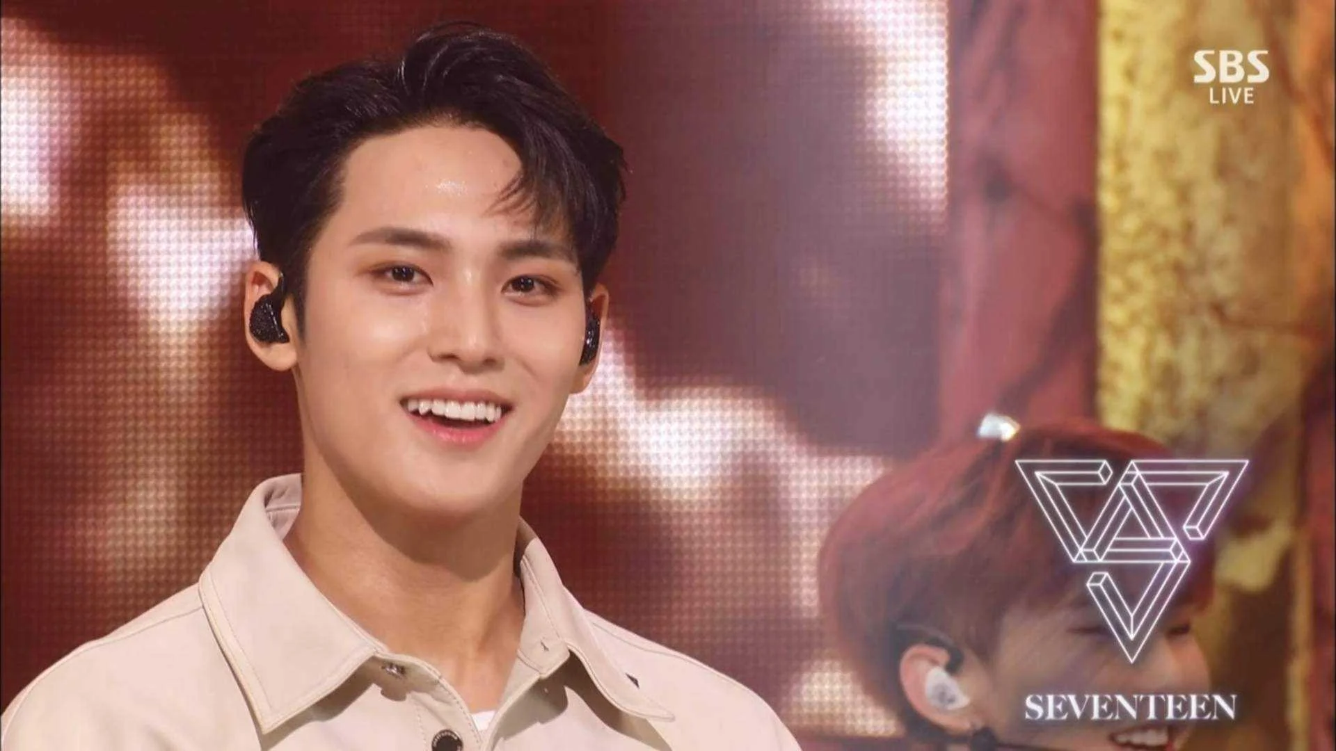 Inkigayo.E1100.210704.1080i.IPTV.H264-JPS.ts_20210704_194315.810.webp