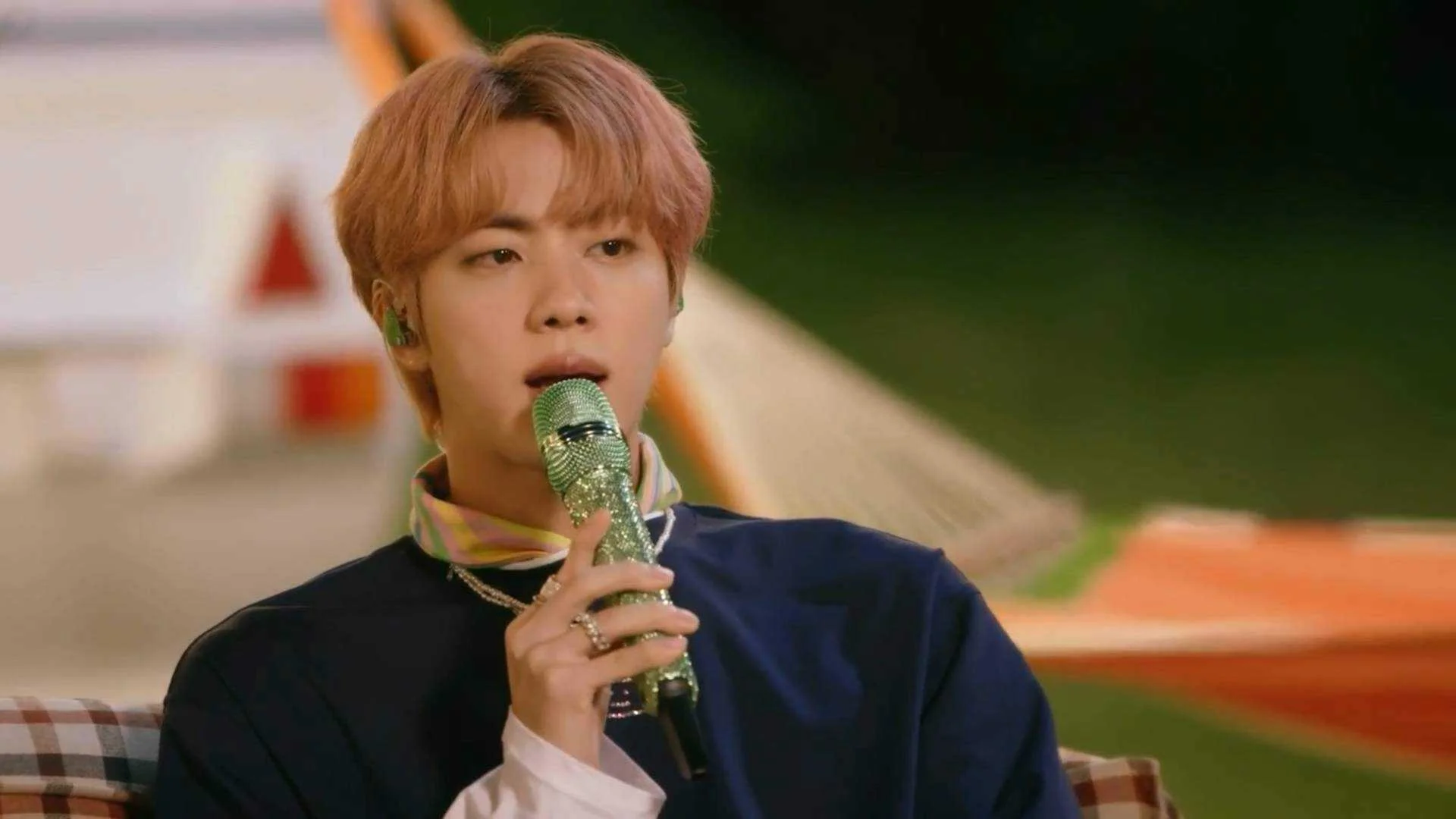 210709 A Butterful Getaway with BTS_버터+봄날+PTD.ts_20210710_013700.015.webp