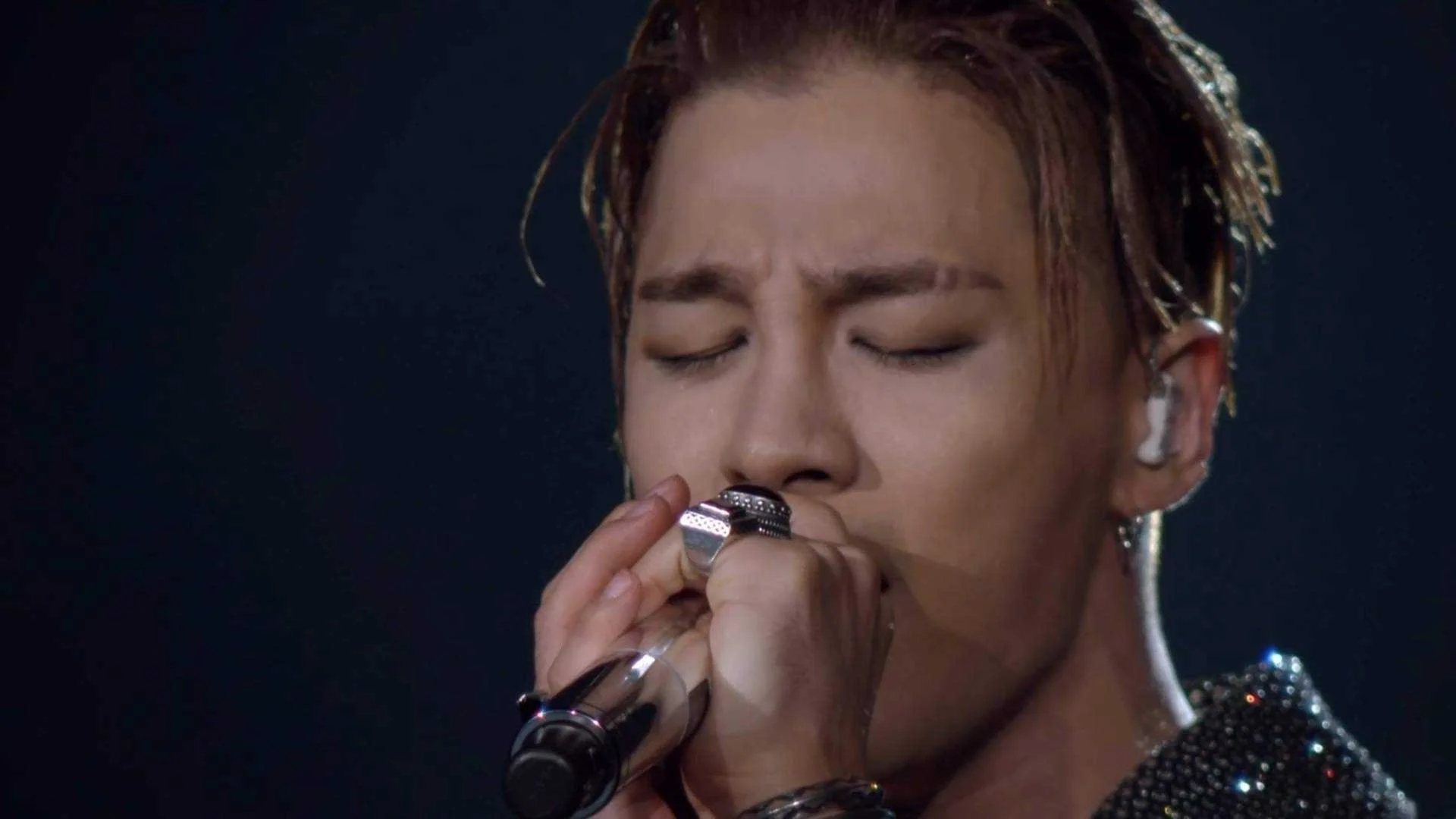 BIGBANG WORLD TOUR 2015~2016 [MADE] IN JAPAN.Disc 1.mkv_20210710_103543.651.webp