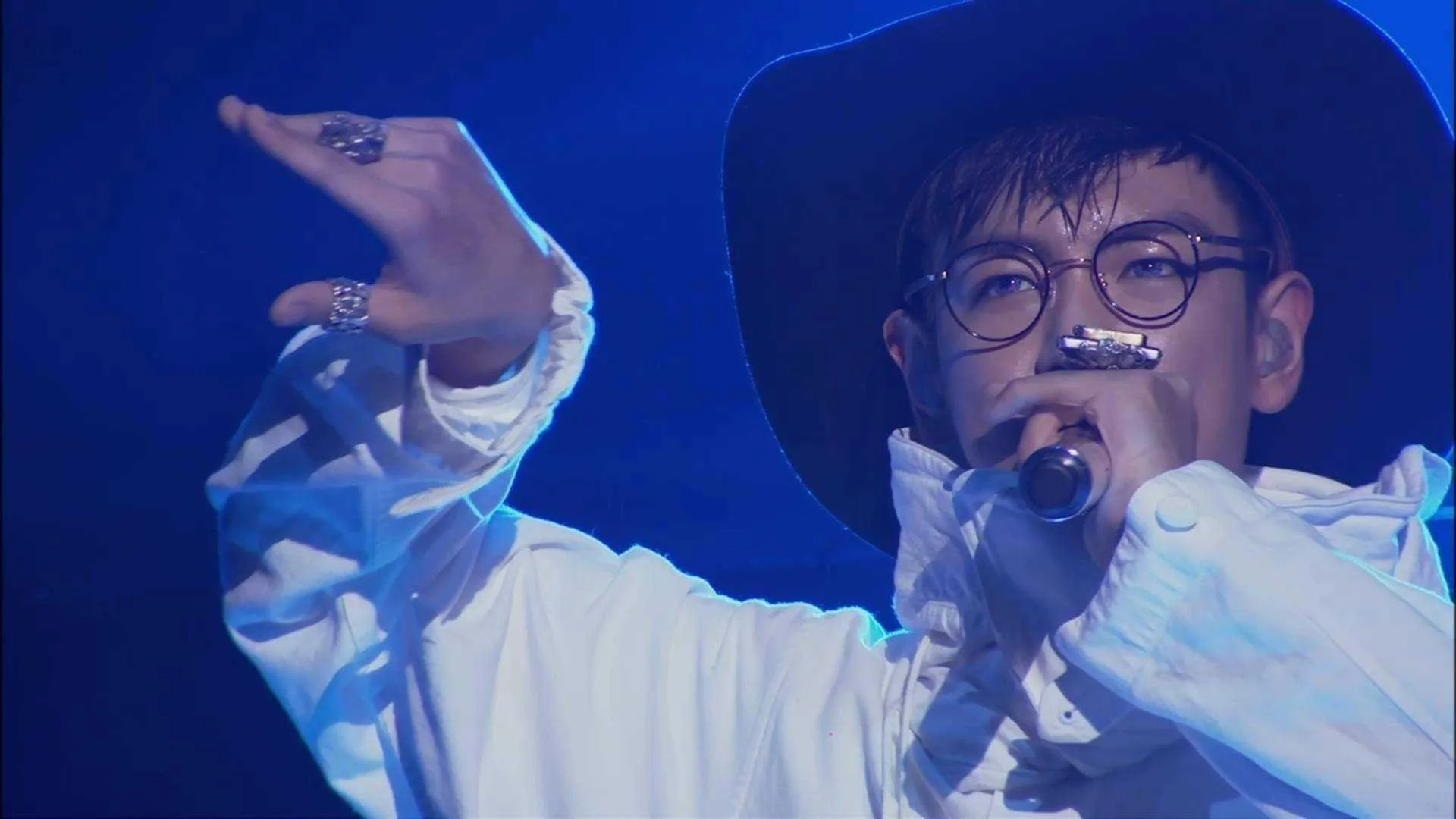 BIGBANG_MADE_IN_JAPAN_FINAL.D1.mkv_20210712_121127.768.webp